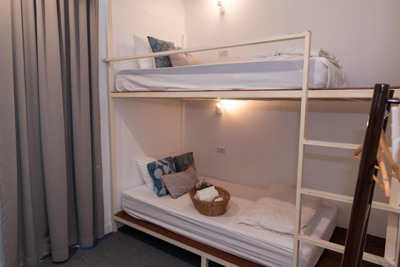 Oon Poshtel X Cafe Hostel เชียงใหม่ ภายนอก รูปภาพ