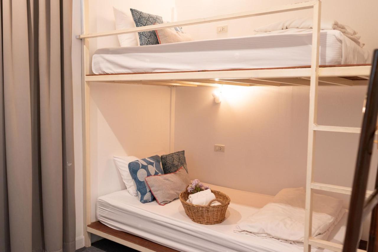 Oon Poshtel X Cafe Hostel เชียงใหม่ ภายนอก รูปภาพ