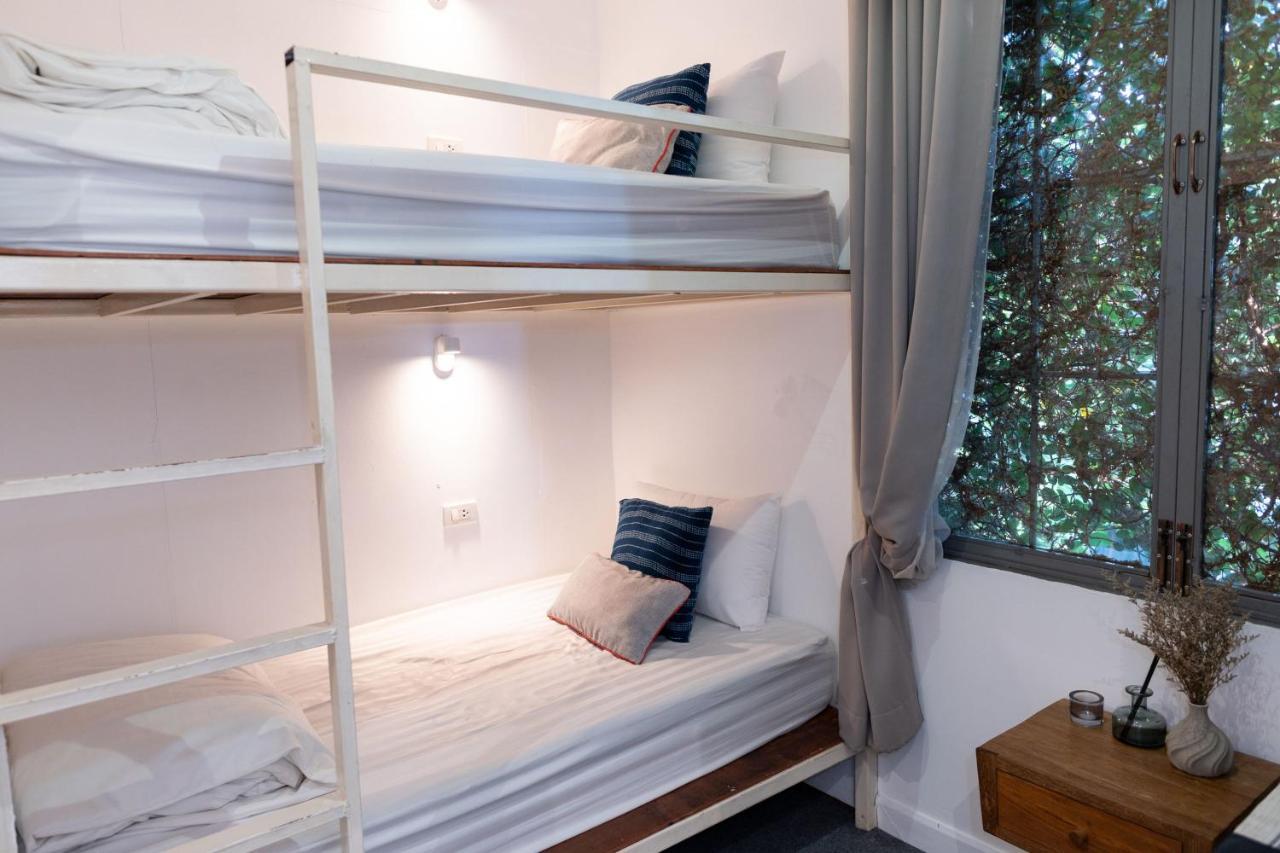 Oon Poshtel X Cafe Hostel เชียงใหม่ ภายนอก รูปภาพ