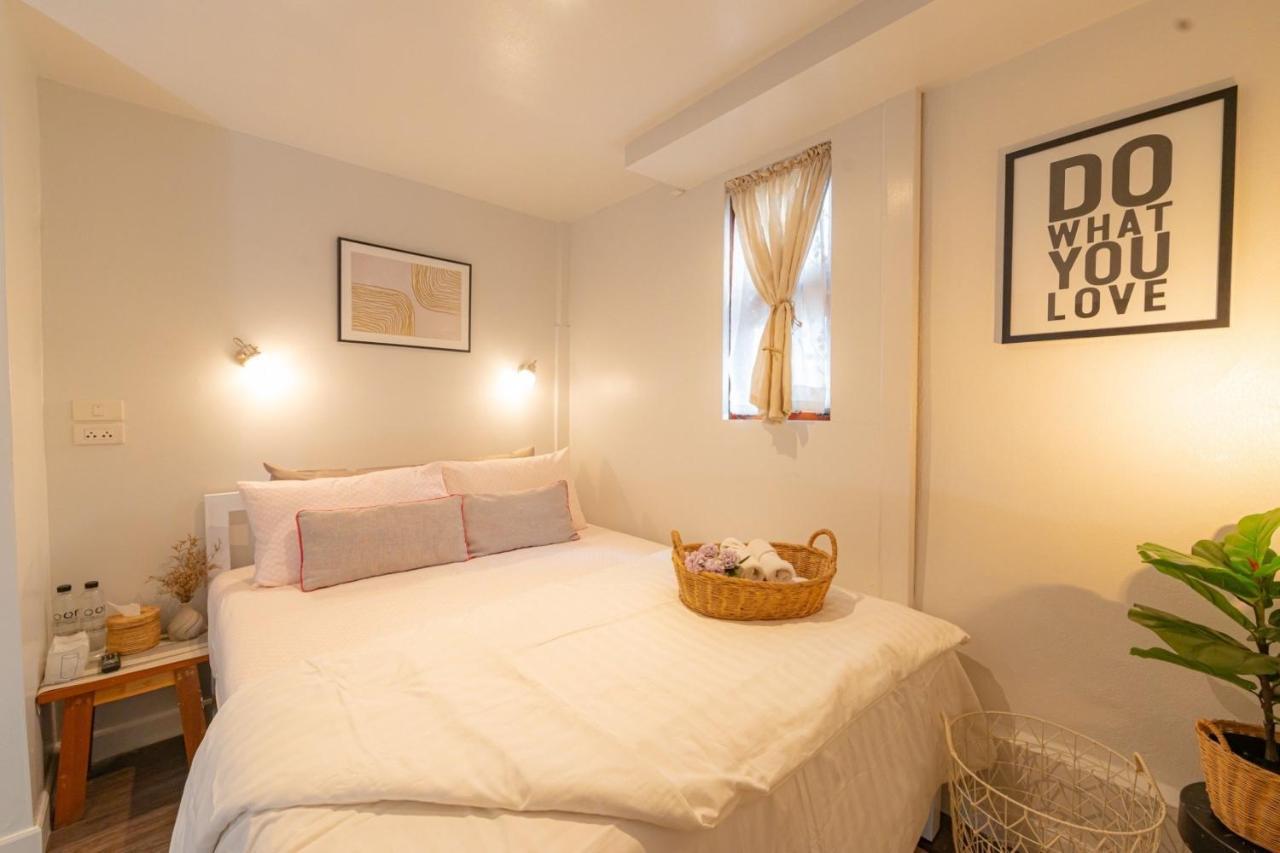 Oon Poshtel X Cafe Hostel เชียงใหม่ ภายนอก รูปภาพ